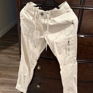 NWOT Vuori Ripstop pants